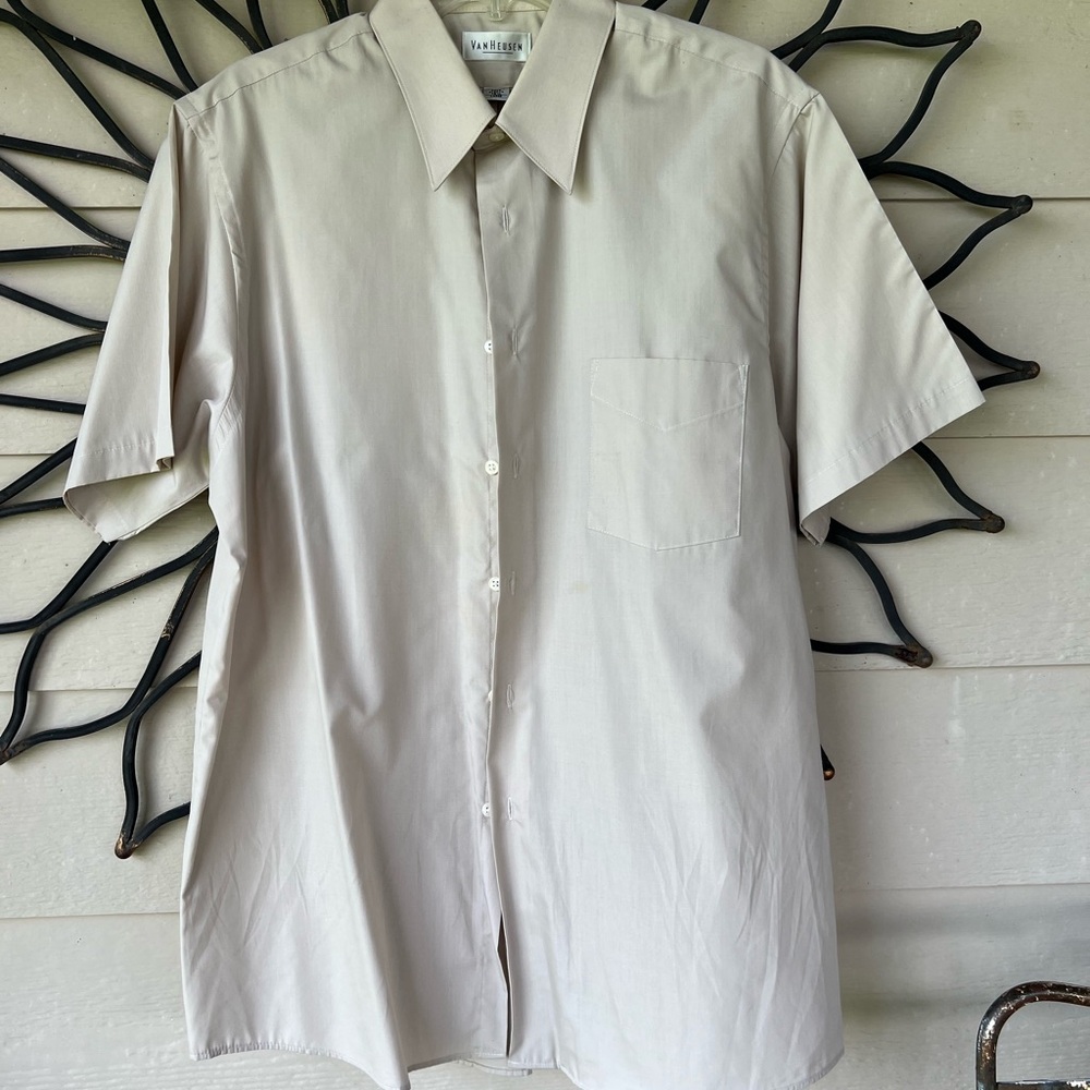 Van Heusen Light Tan Short Sleeve Button Down Shirt